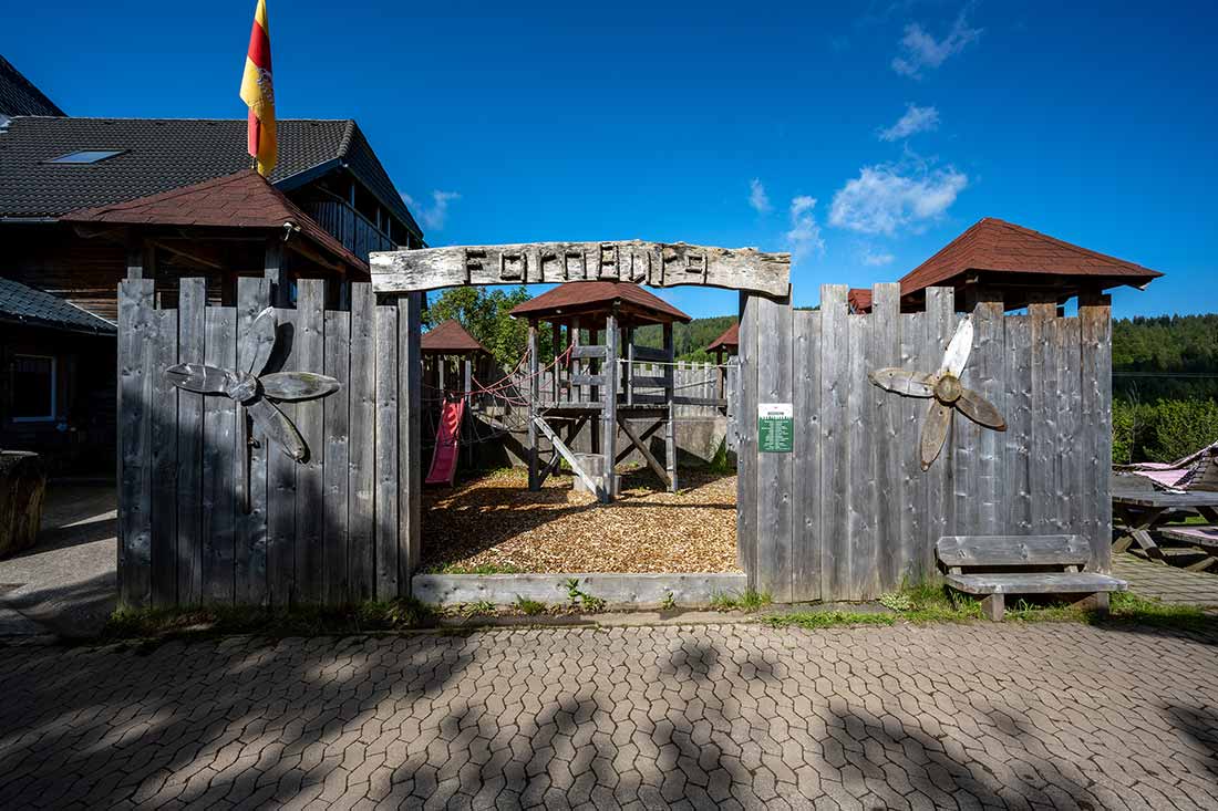 In unserer XXL-Farnburg können sich die Kinder bestens austoben